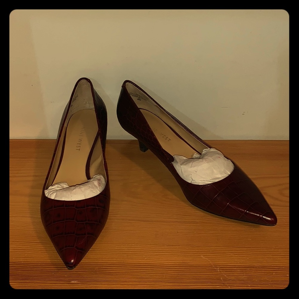 Nine West Textured Dark Red Pointed Toe Pumps